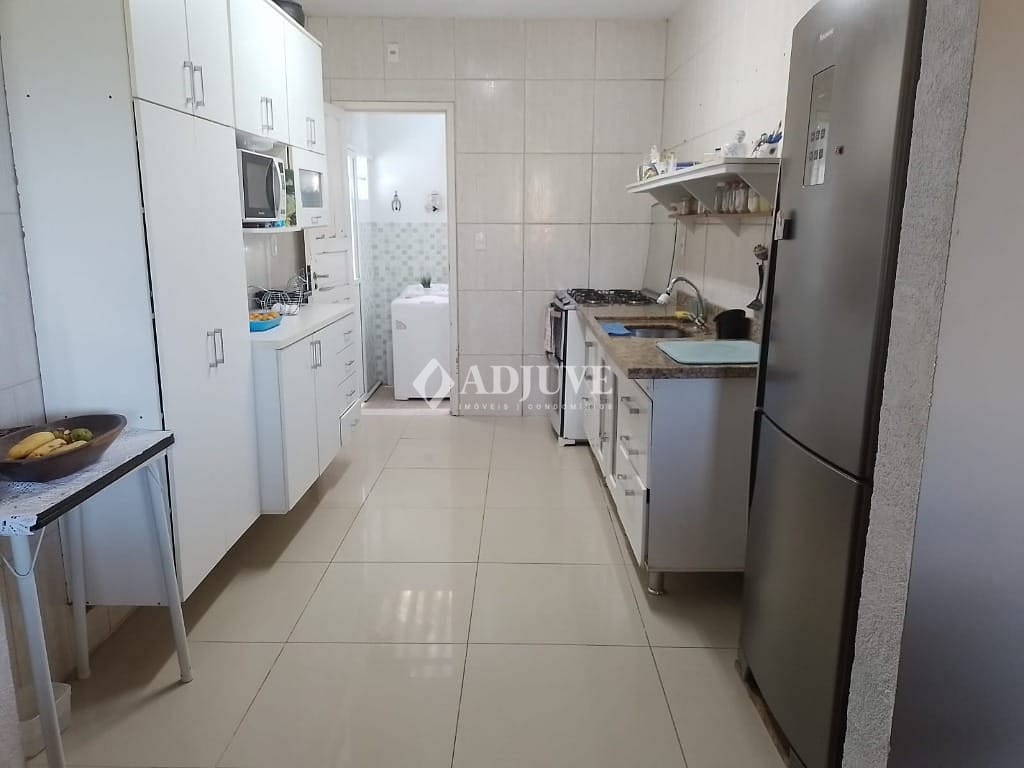 Casa à venda com 5 quartos, 148m² - Foto 9
