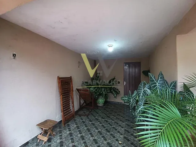 Casa com 300m² 3 quartos e 2 banheiros, à venda, no bairro Maracanãzinho em Anápolis
