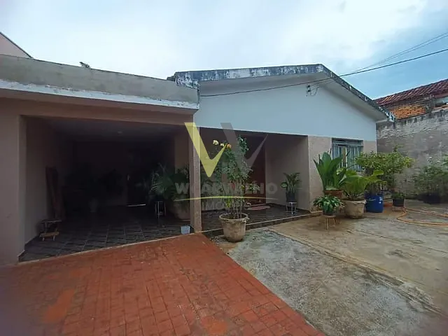 Casa com 300m² 3 quartos e 2 banheiros, à venda, no bairro Maracanãzinho em Anápolis