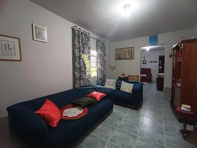 Casa com 300m² 3 quartos e 2 banheiros, à venda, no bairro Maracanãzinho em Anápolis