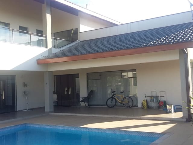 Casa com 1020m² 3 quartos e 4 banheiros, à venda, no bairro Abaete em Taubaté