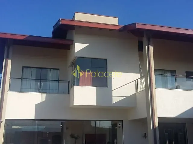 Casa com 1020m² 3 quartos e 4 banheiros, à venda, no bairro Abaete em Taubaté