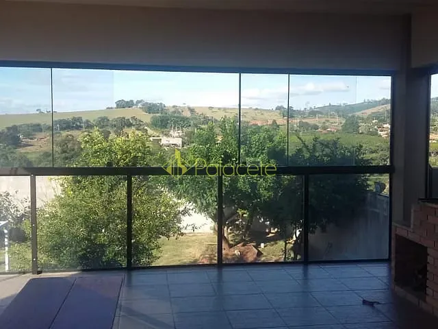 Casa com 1020m² 3 quartos e 4 banheiros, à venda, no bairro Abaete em Taubaté