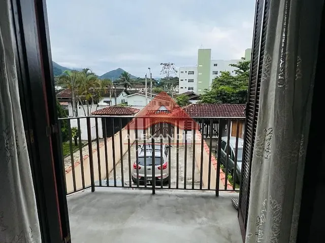 Casa com 141m² 2 quartos e 1 banheiro, à venda, no bairro Massaguaçu em Caraguatatuba