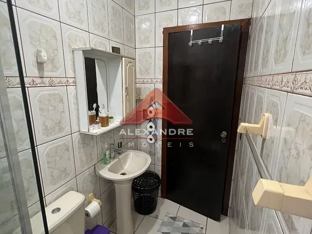Casa com 141m² 2 quartos e 1 banheiro, à venda, no bairro Massaguaçu em Caraguatatuba