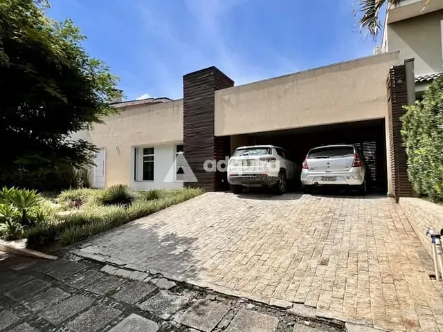 Casa com 224m² 3 quartos e 3 banheiros, à venda, no bairro Orfãs em Ponta Grossa