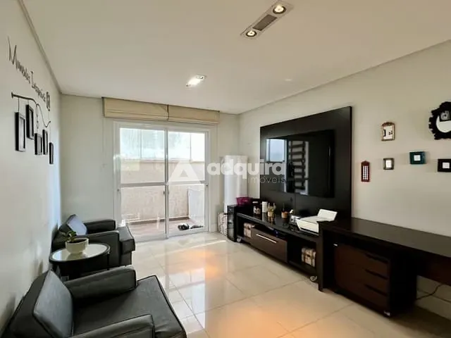 Casa com 224m² 3 quartos e 3 banheiros, à venda, no bairro Orfãs em Ponta Grossa