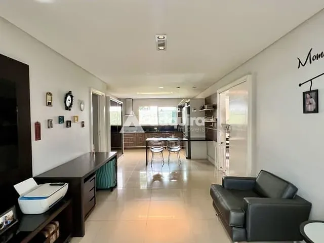 Casa com 224m² 3 quartos e 3 banheiros, à venda, no bairro Orfãs em Ponta Grossa