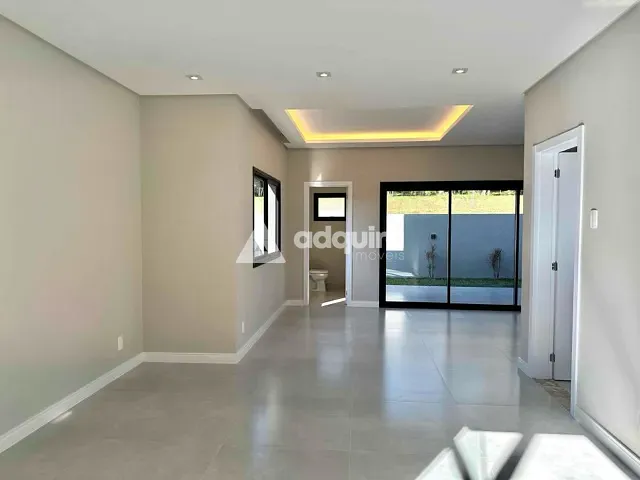 Casa 4 quartos e 4 banheiros, à venda, no bairro Uvaranas em Ponta Grossa