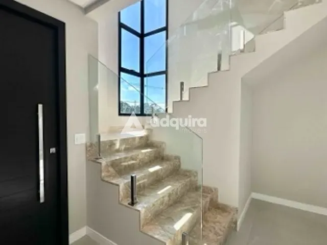 Casa 4 quartos e 4 banheiros, à venda, no bairro Uvaranas em Ponta Grossa