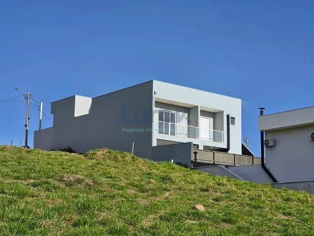 Casa 3 quartos e 5 banheiros, à venda, no bairro Marambaia em Vinhedo