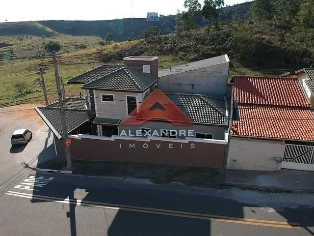 Casa com 200m² 3 quartos e 1 banheiro, à venda, no bairro Jardim Santa Júlia em São José dos Campos