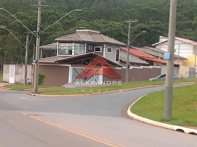 Casa com 200m² 3 quartos e 1 banheiro, à venda, no bairro Jardim Santa Júlia em São José dos Campos