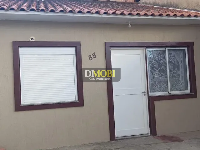 Casa com 100m² 1 quarto e 1 banheiro, para alugar, no bairro Chácara das Rosas em Cachoeirinha