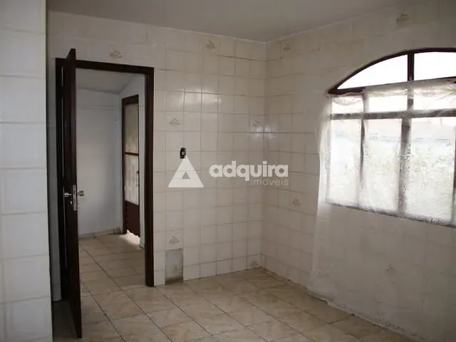 Casa 3 quartos e 2 banheiros, à venda, no bairro Ronda em Ponta Grossa