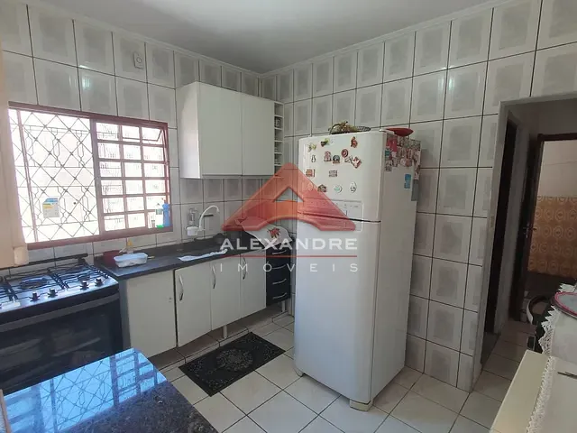 Casa com 200m² 3 quartos e 2 banheiros, à venda, no bairro Residencial Tatetuba em São José dos Campos
