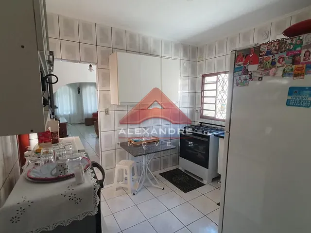 Casa com 200m² 3 quartos e 2 banheiros, à venda, no bairro Residencial Tatetuba em São José dos Campos