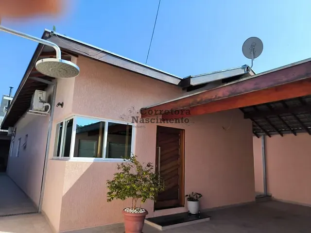 Casa com 250m² 3 quartos e 3 banheiros, à venda, no bairro Vila Branca em Jacareí