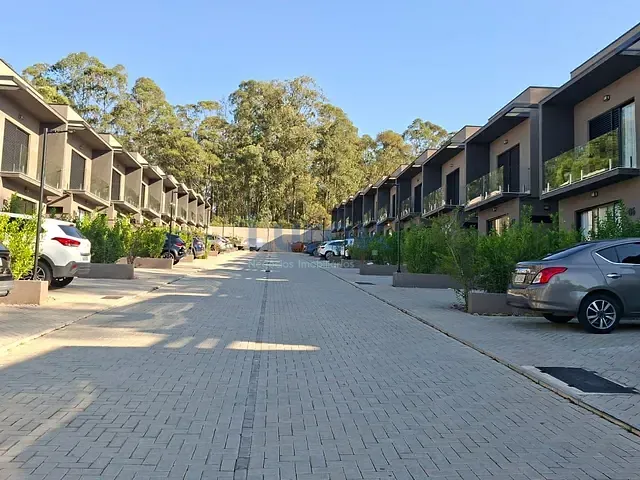 Casa com 203m² 3 quartos e 4 banheiros, para alugar, no bairro Chácaras Alpina em Valinhos