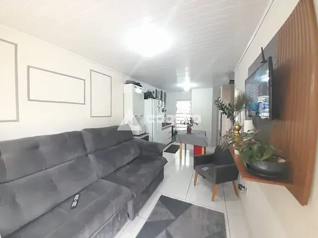 Casa com 40m² 2 quartos e 1 banheiro, à venda, no bairro Jardim Carvalho em Ponta Grossa