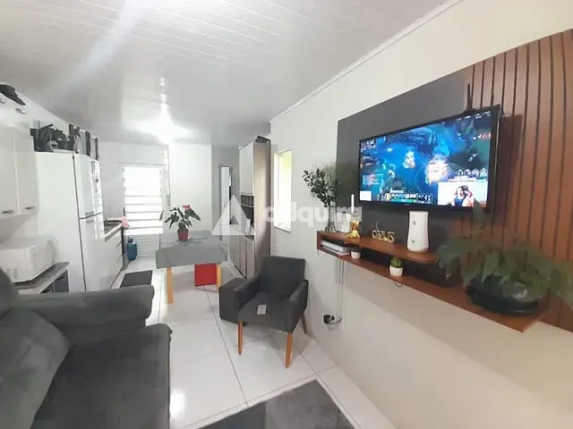 Casa com 40m² 2 quartos e 1 banheiro, à venda, no bairro Jardim Carvalho em Ponta Grossa