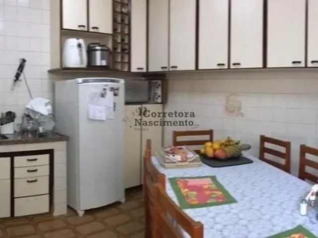 Casa com 330m² 4 quartos e 2 banheiros, à venda, no bairro Centro em Jacareí