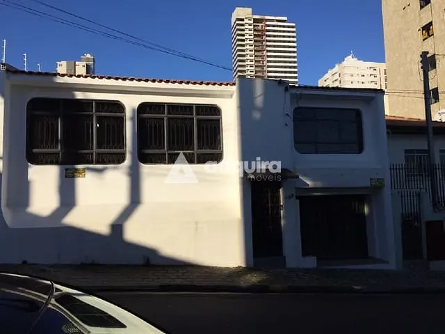 Casa à venda, no bairro Centro em Ponta Grossa