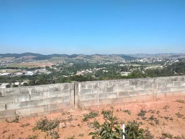 Casa com 814m² 3 quartos e 1 banheiro, à venda, no bairro Caixa D'água em Taubaté
