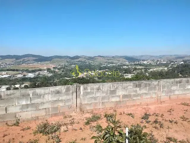 Casa com 814m² 3 quartos e 1 banheiro, à venda, no bairro Caixa D'água em Taubaté