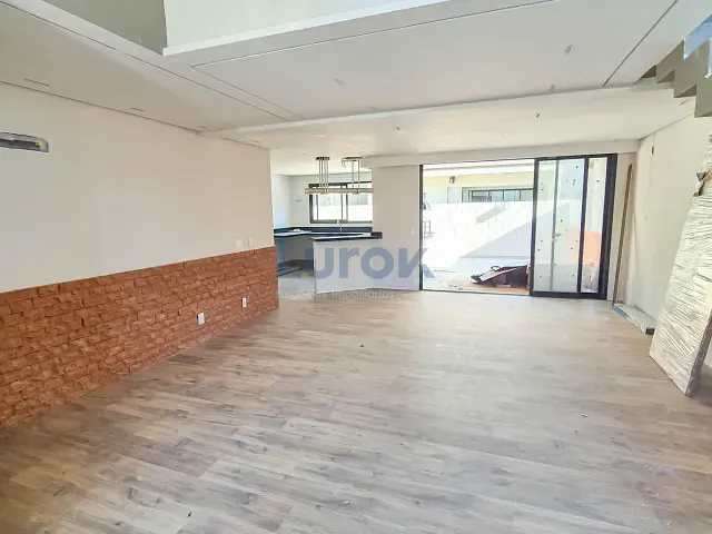 Casa com 140m² 3 quartos e 4 banheiros, para alugar, no bairro Vista Alegre em Vinhedo