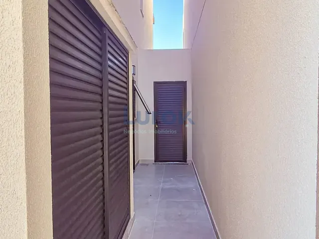 Casa com 140m² 3 quartos e 4 banheiros, para alugar, no bairro Vista Alegre em Vinhedo