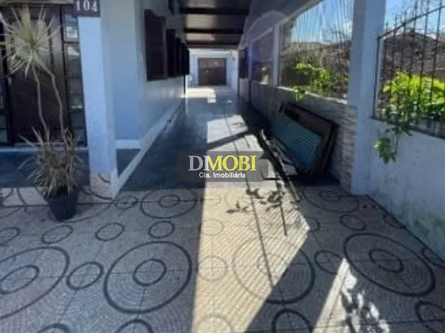 Casa 2 quartos e 1 banheiro, à venda, no bairro Vila Monte Carlo em Cachoeirinha