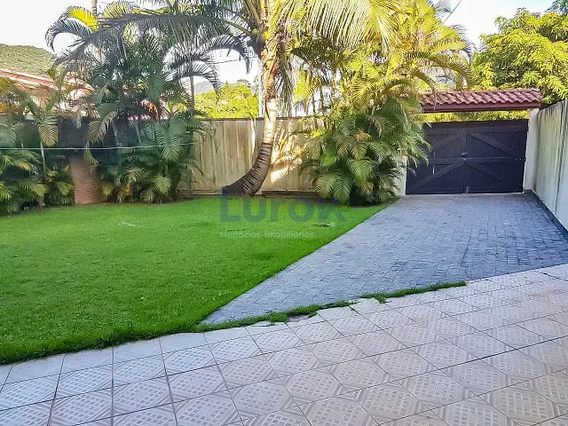 Casa 5 quartos e 5 banheiros, à venda, no bairro Capricórnio I em Caraguatatuba