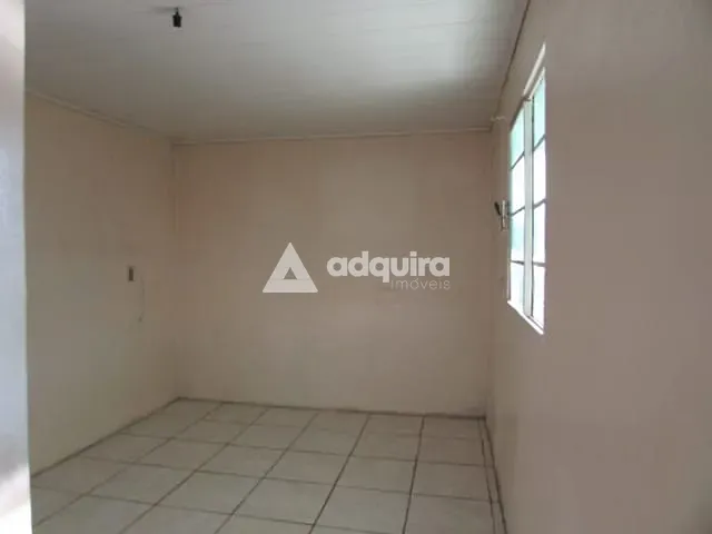Casa 2 quartos e 2 banheiros, à venda, no bairro Piriquitos em Ponta Grossa