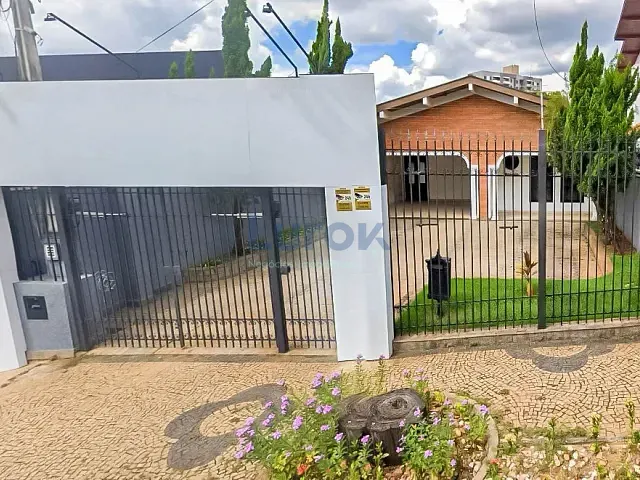 Casa à venda ou para alugar, no bairro Vila Embaré em Valinhos