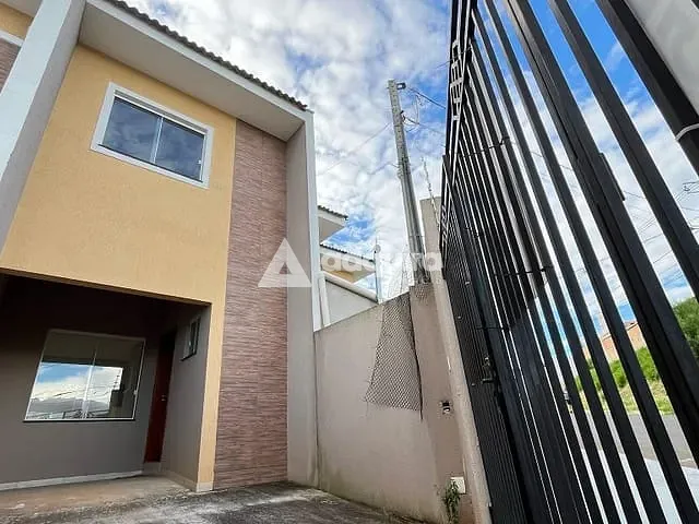 Casa 2 quartos e 1 banheiro, à venda, no bairro Uvaranas em Ponta Grossa
