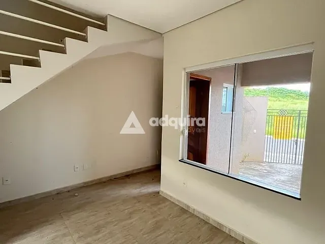 Casa 2 quartos e 1 banheiro, à venda, no bairro Uvaranas em Ponta Grossa