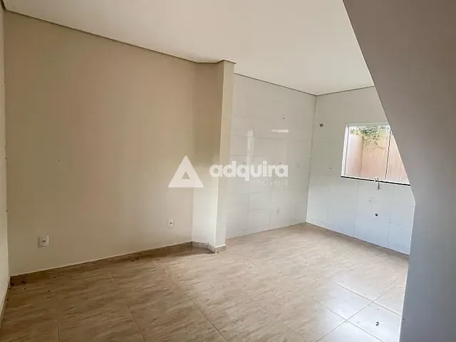 Casa 2 quartos e 1 banheiro, à venda, no bairro Uvaranas em Ponta Grossa