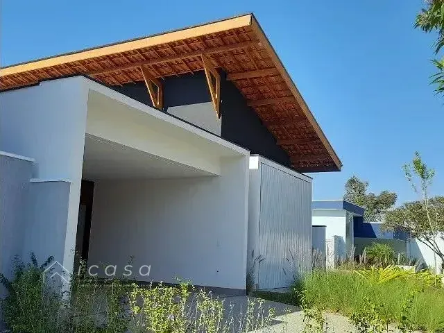 Casa com 300m² 3 quartos e 2 banheiros, à venda, no bairro Piracangaguá em Taubaté