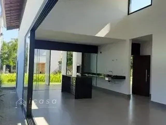 Casa com 300m² 3 quartos e 2 banheiros, à venda, no bairro Piracangaguá em Taubaté