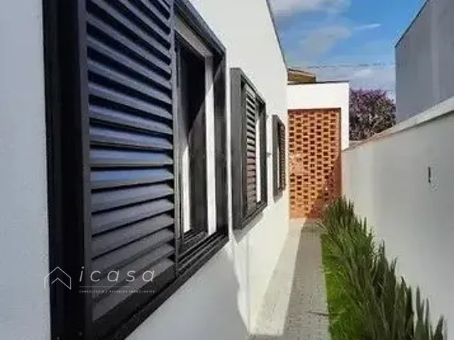 Casa com 300m² 3 quartos e 2 banheiros, à venda, no bairro Piracangaguá em Taubaté