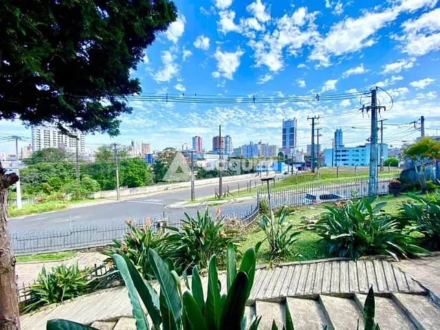Casa à venda, no bairro Jardim Carvalho em Ponta Grossa