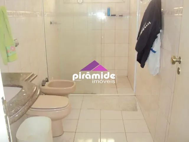 Casa com 327m² 3 quartos e 2 banheiros, à venda, no bairro Urbanova em São José dos Campos