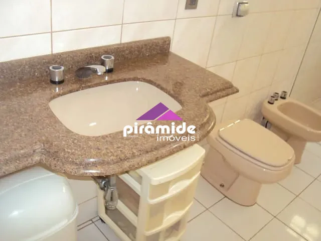 Casa com 327m² 3 quartos e 2 banheiros, à venda, no bairro Urbanova em São José dos Campos