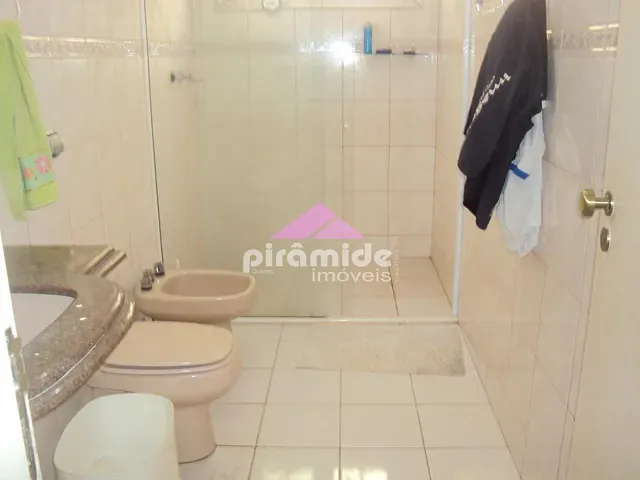 Casa com 327m² 3 quartos e 2 banheiros, à venda, no bairro Urbanova em São José dos Campos