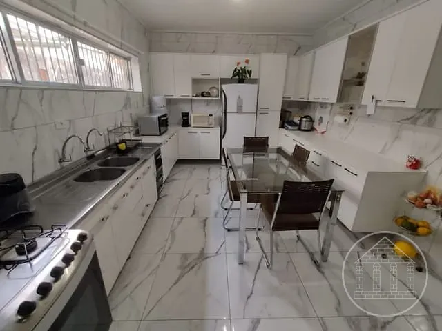 Casa com 482m² 4 quartos e 2 banheiros, à venda, no bairro Parelheiros em São Paulo