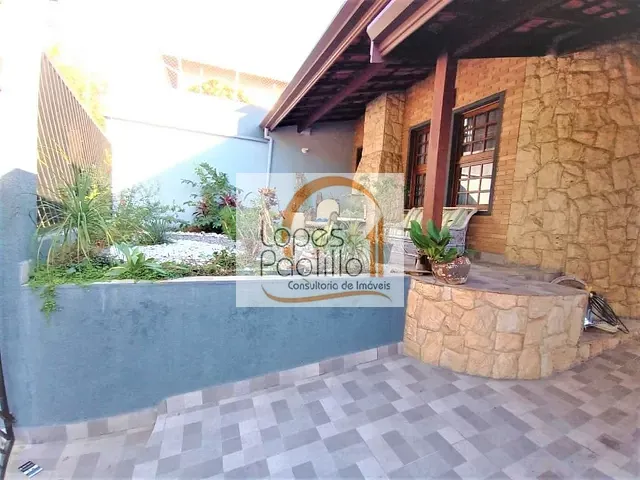 Casa com 301m² 4 quartos e 4 banheiros, à venda, no bairro Jardim do Lago em Atibaia