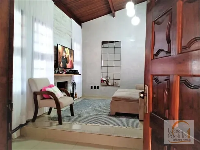 Casa com 301m² 4 quartos e 4 banheiros, à venda, no bairro Jardim do Lago em Atibaia