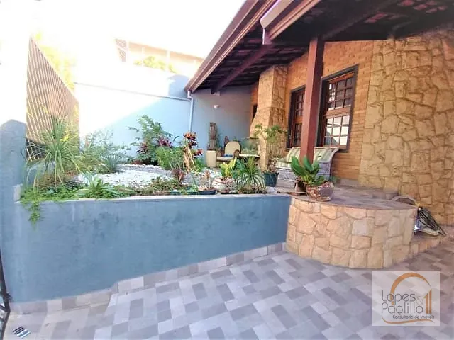 Casa com 301m² 4 quartos e 4 banheiros, à venda, no bairro Jardim do Lago em Atibaia