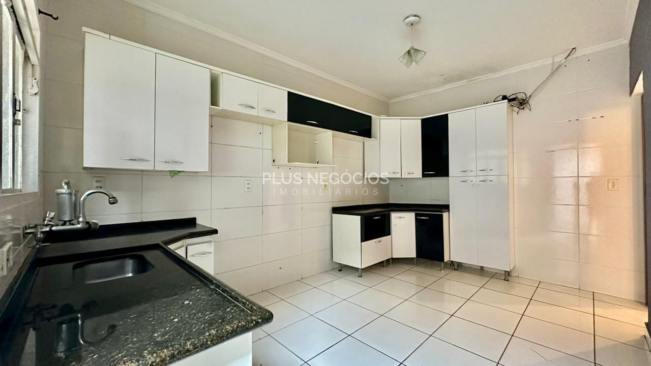 Casa, 3 quartos, 187 m² - Foto 2